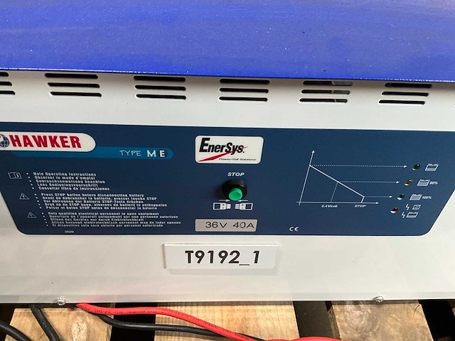 Hawker m e batterijlader - afbeelding 2 van  4