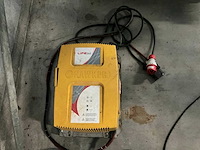 Hawker tc3 48v100a acculader - afbeelding 1 van  2
