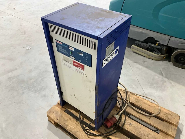 Hawker te 80v 90a acculader - afbeelding 3 van  8