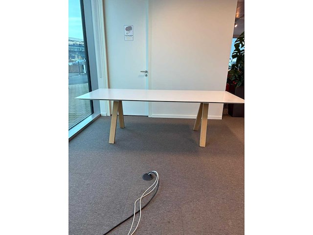 Hay - vergadertafel - afbeelding 1 van  4