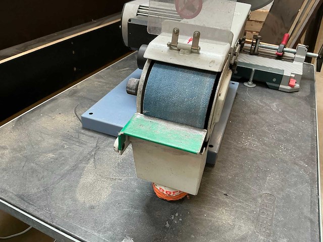 Hbm 100x1220 bandschuurmachine - afbeelding 1 van  6