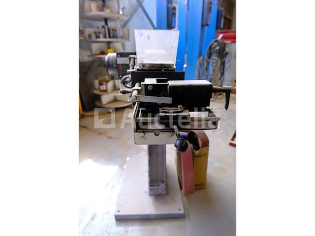 Hbm machine model 2 metaalontbraammachine - afbeelding 3 van  8
