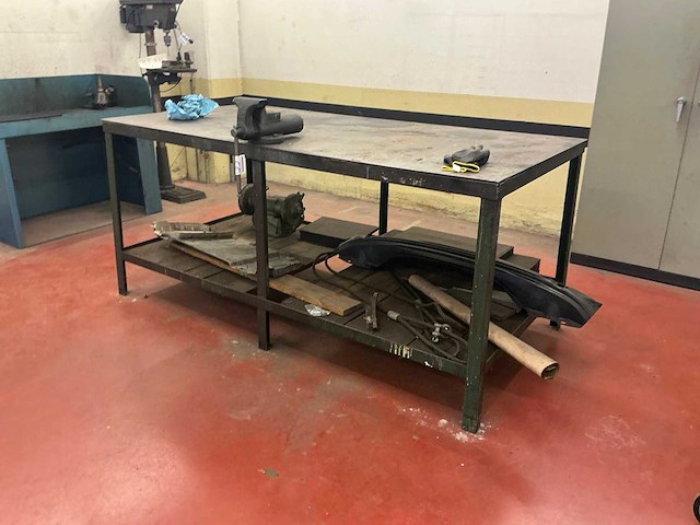 Heavy duty metalen werkbank - afbeelding 1 van  2