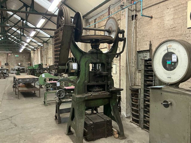 Heavy duty schroefpersmachine - afbeelding 1 van  9