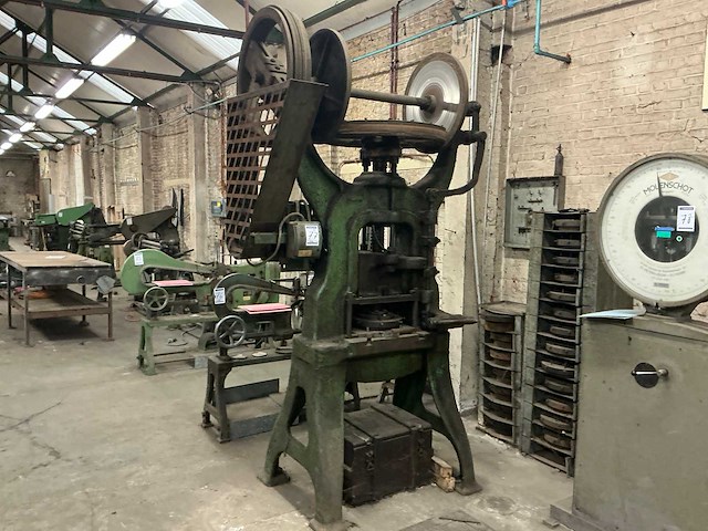 Heavy duty schroefpersmachine - afbeelding 2 van  9