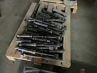 Heavy duty stalen tafel - afbeelding 5 van  14