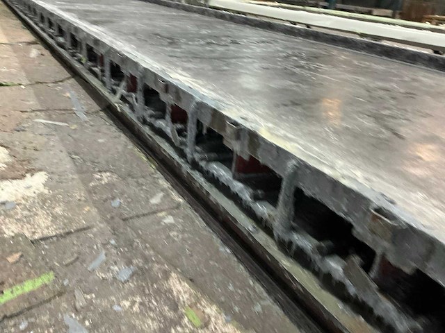 Heavy duty stalen tafel - afbeelding 10 van  14