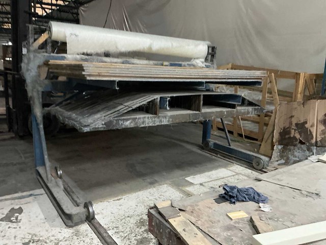 Heavy duty stalen tafel - afbeelding 14 van  14