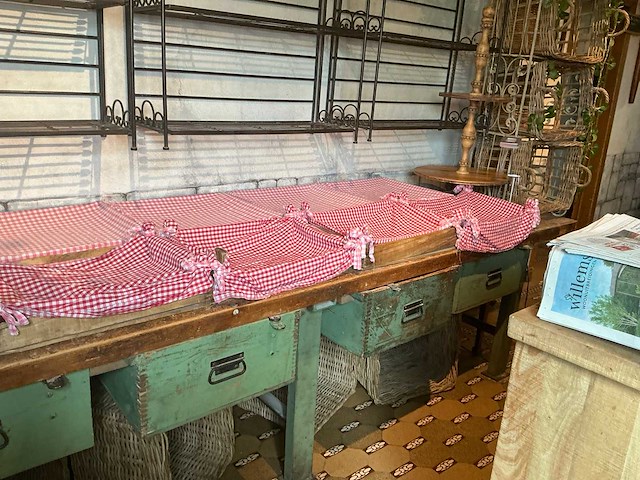 Heavy duty vintage werktafel - afbeelding 4 van  4