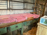 Heavy duty vintage werktafel - afbeelding 4 van  4