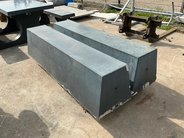 Heblad betonbank 180 x 47,5 x 50 terrastafel (2x) - afbeelding 1 van  2