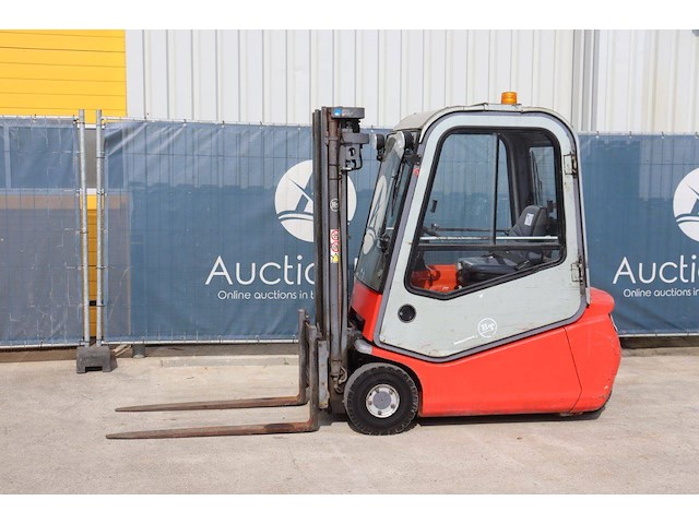 Heftruck bt cbe 1.6 elektrisch 1600kg 4.35m 2001 - afbeelding 1 van  1