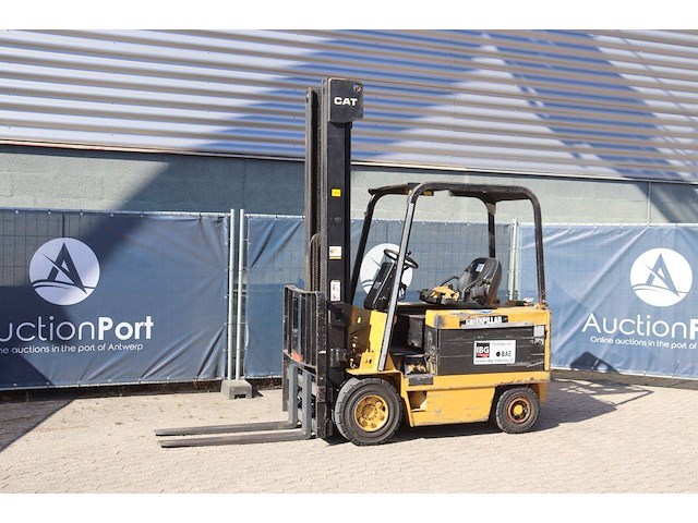 Heftruck caterpillar f50dsa elektrisch 1765kg 6.6m 1996 - afbeelding 1 van  1