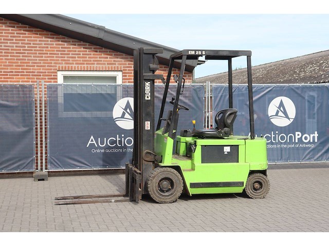 Heftruck clark em25s elektrisch 2500kg 5.6m 2005 - afbeelding 1 van  1