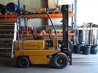 Heftruck datsun - afbeelding 12 van  14