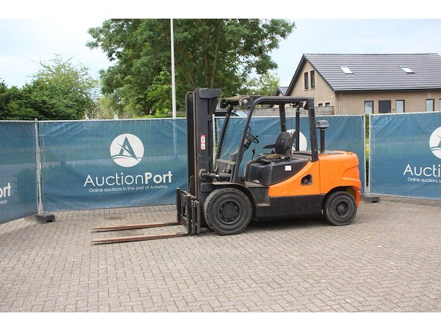 Heftruck doosan 045sc-5 diesel 4500kg 3.3m 2012 - afbeelding 1 van  1