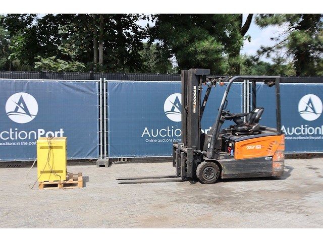 Heftruck doosan 18 elektrisch 1750kg 3.3m 2015 - afbeelding 1 van  1
