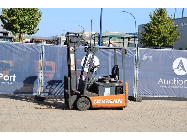 Heftruck doosan b15t-5 elektrisch 1500kg 3.3m 2007 - afbeelding 1 van  1