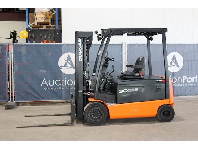 Heftruck doosan b30x-5 elektrisch 3000kg 2009 - afbeelding 1 van  1