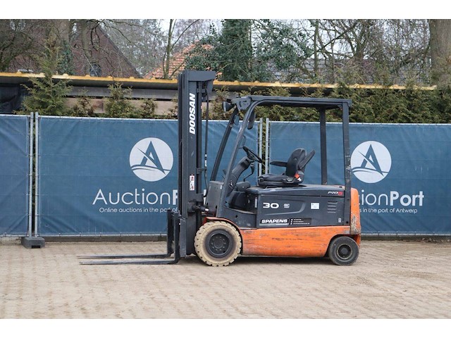 Heftruck doosan b30x-5 elektrisch 3000kg 5.56m 2007 - afbeelding 1 van  1