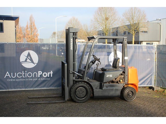 Heftruck doosan d23s-3 diesel 2500kg 3.5m 2011 - afbeelding 1 van  1