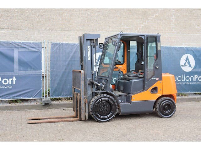 Heftruck doosan d30s-5 diesel 3000kg 3.3m 2013 - afbeelding 1 van  1