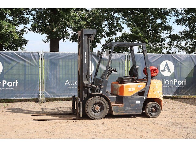 Heftruck doosan lpg 2500kg 5.54m 2009 - afbeelding 1 van  1