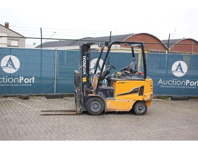 Heftruck hyundai 25b-9 elektrisch 2150kg - afbeelding 1 van  1
