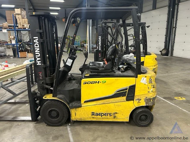 Heftruck hyundai 30bh-9, bedrijfsuren 3.216,6 u, hefvermogen 2.825 kg, bouwjaar 2015, 3.217 u, 6,5 m, tf/ts mast, elektrisch, serienummer hhhxhl93fb000128. werking niet gekend. - afbeelding 2 van  7