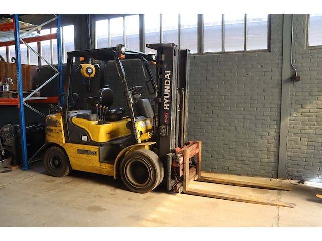 Heftruck hyundai 30l-7a lpg 3000kg 4.7m 2013 - afbeelding 1 van  1