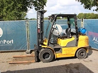 Heftruck hyundai 33l-7a lpg 2840kg 5.0m 2012