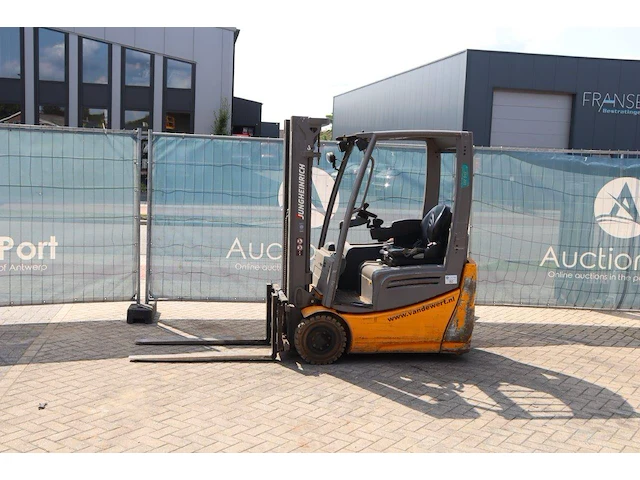 Heftruck jungheinrich efg215 elektrisch 1500kg 4.5m 2016 - afbeelding 1 van  1