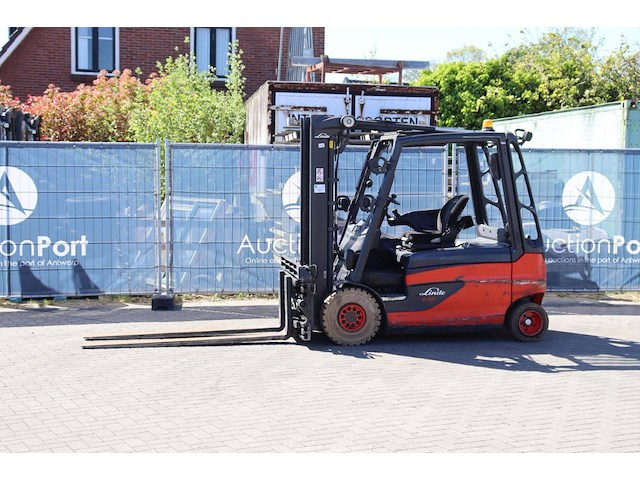 Heftruck linde e25 elektrisch 2500kg - afbeelding 1 van  1