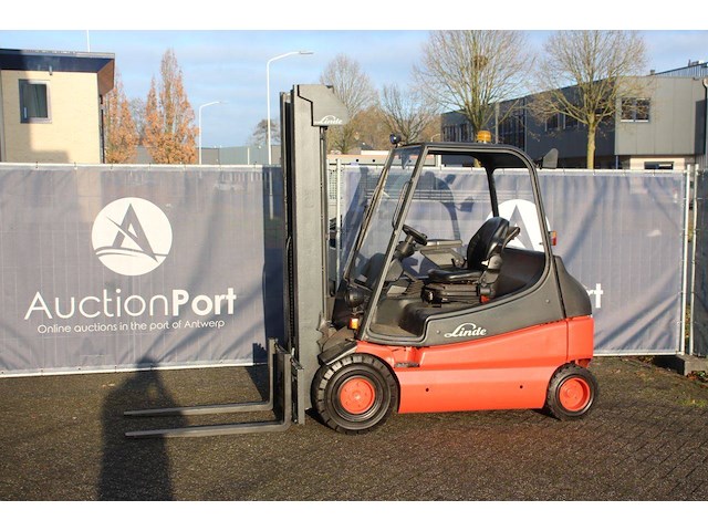 Heftruck linde e25/03 elektrisch 2500kg 2008 - afbeelding 1 van  1