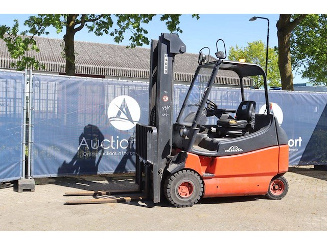 Heftruck linde e25/600-02 elektrisch 2500kg 7m 2003 - afbeelding 1 van  1