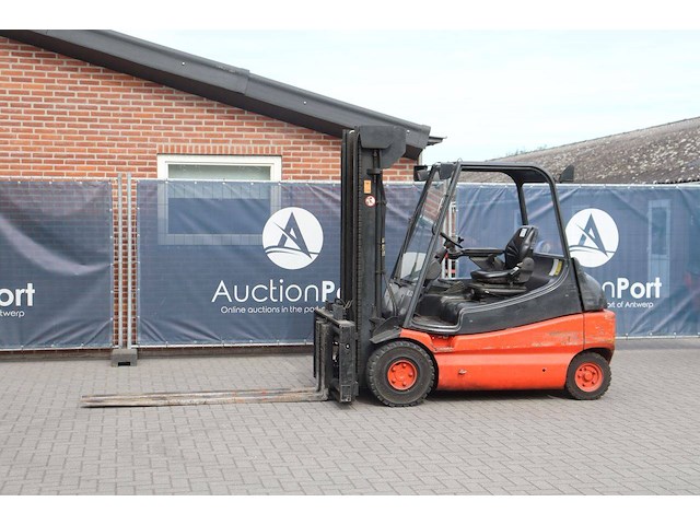 Heftruck linde e30-02 elektrisch 3000kg 2000 - afbeelding 1 van  1