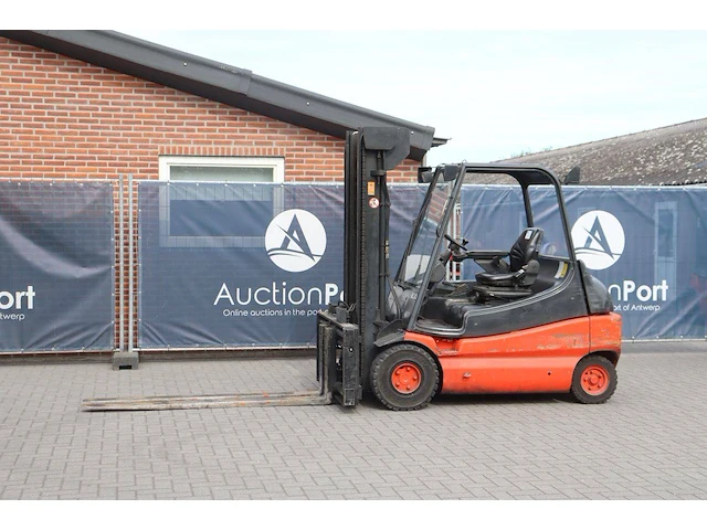 Heftruck linde e30-02 elektrisch 3000kg 2000 - afbeelding 1 van  1