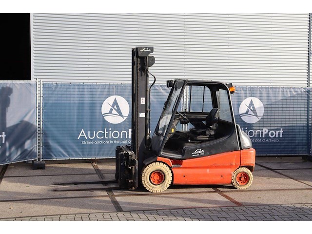 Heftruck linde e30-02 elektrisch 3000kg 2001 - afbeelding 1 van  1