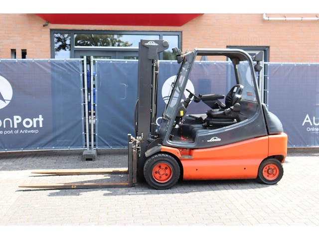 Heftruck linde e30-02 elektrisch 3000kg 2003 - afbeelding 1 van  1