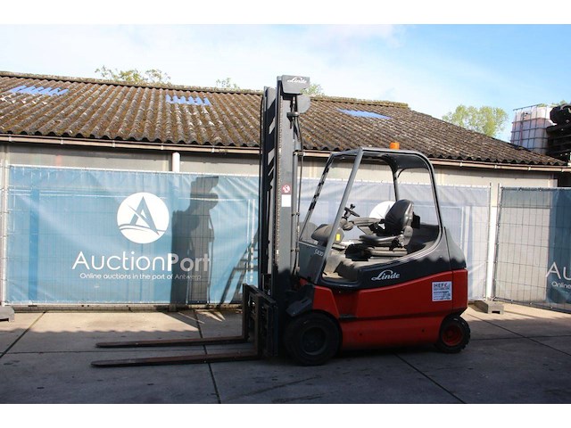 Heftruck linde e30-336/660 elektrisch 4.5m 2009 - afbeelding 1 van  1
