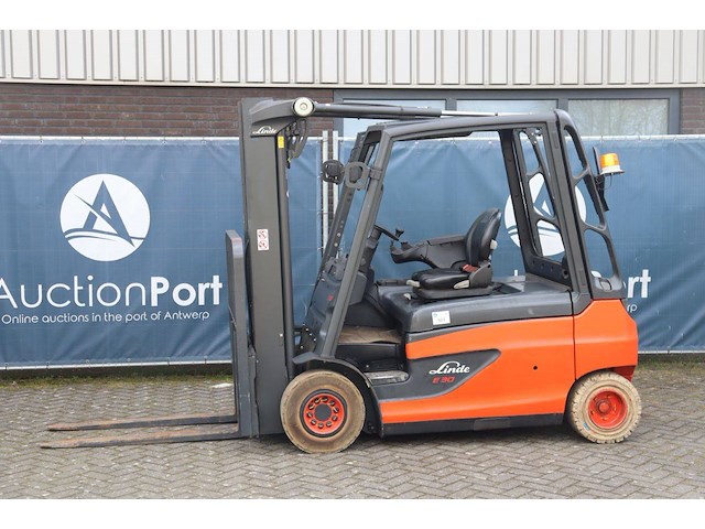 Heftruck linde e30 elektrisch 3000kg - afbeelding 1 van  1