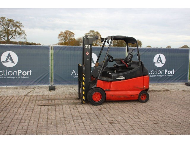 Heftruck linde e30/03/600 elektrisch 3000kg 2005 - afbeelding 1 van  1