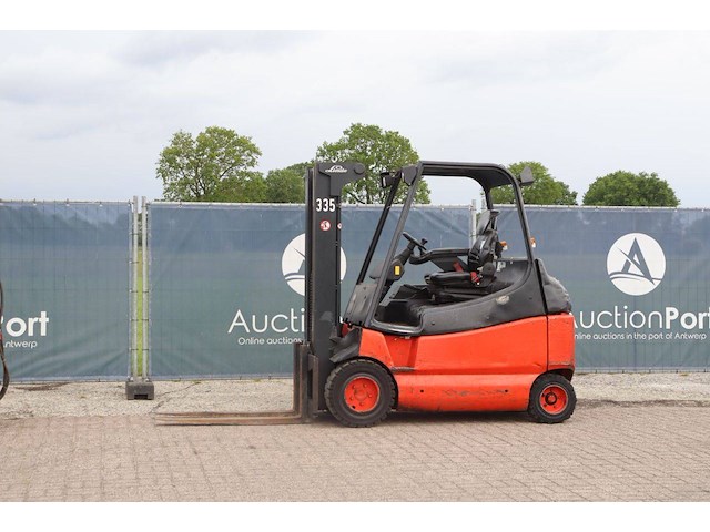 Heftruck linde e30/03/600 elektrisch 3000kg 4.5m 2005 - afbeelding 1 van  1