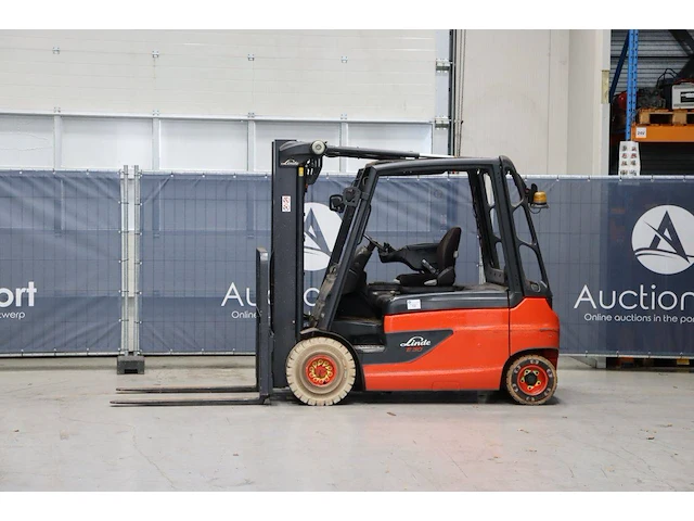 Heftruck linde e30l-01 elektrisch 3000kg 4.6m 2015 - afbeelding 1 van  1