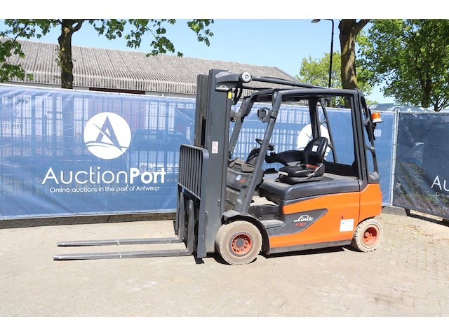 Heftruck linde e30l-01 elektrisch 3000kg 6m 2016 - afbeelding 1 van  1