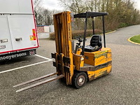 Heftruck, machines en glasvezel ladders