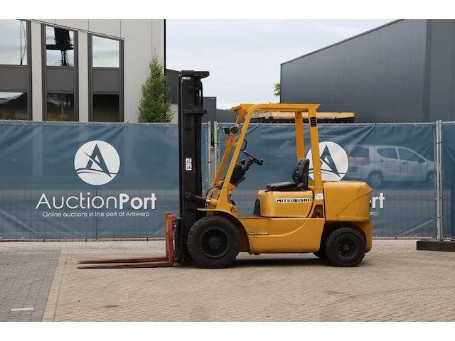 Heftruck mitsubishi fd30k diesel 3000kg 4.0m 2001 - afbeelding 1 van  1