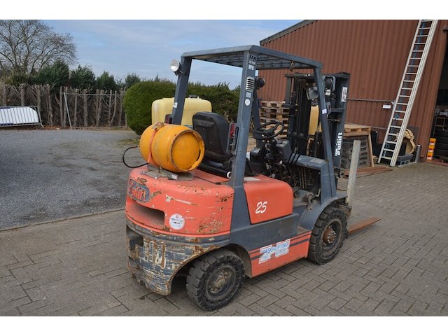 Heftruck tailift op gas met sideshift model fg 25, bouwjaar 2001 - afbeelding 3 van  17