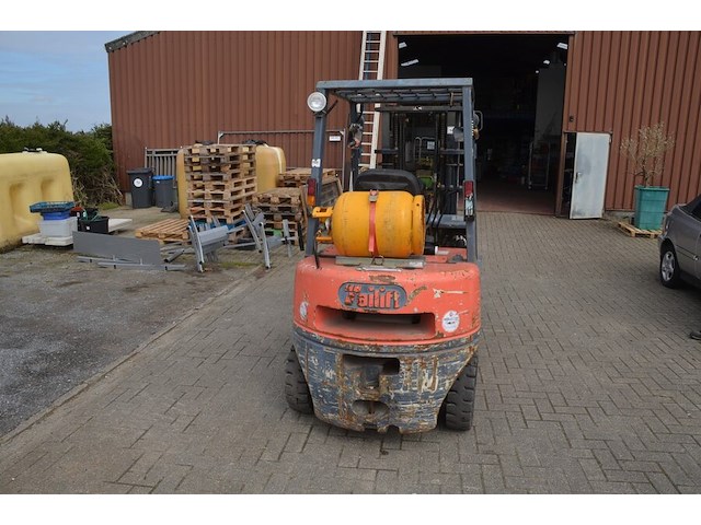 Heftruck tailift op gas met sideshift model fg 25, bouwjaar 2001 - afbeelding 4 van  17