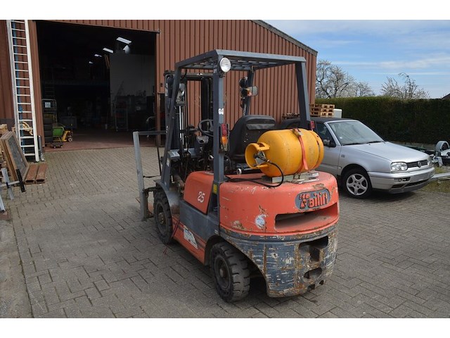 Heftruck tailift op gas met sideshift model fg 25, bouwjaar 2001 - afbeelding 6 van  17